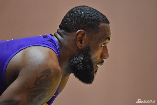 谁最像年轻时的你？ 梅西：只选一人肯定是亚马尔